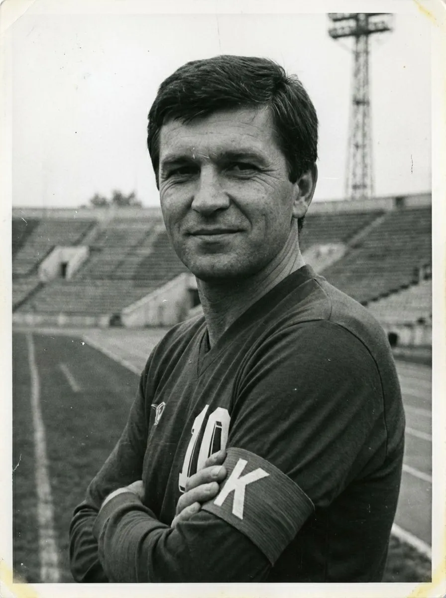 Дедушка-футболист