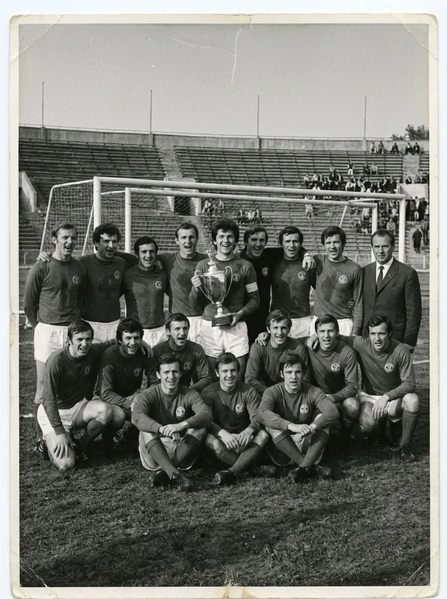 Дедушка-футболист