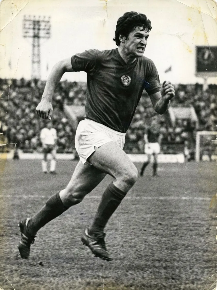 Дедушка-футболист